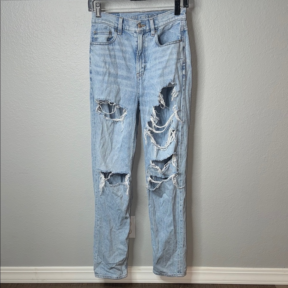 American Eagle Baggy Distressed Light Blue Jeans - Picture 2 of 10